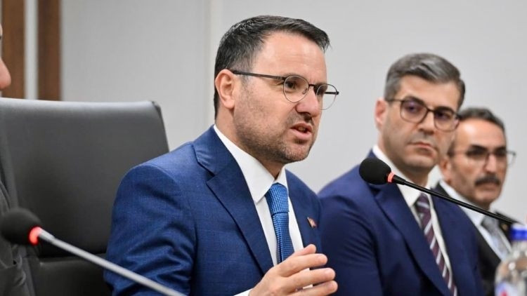 Adalet Bakanı Gürlek: Kanunun yürürlüğe girebilmesi için örgütün tasfiyesi ve silahların bırakılması gerekiyor