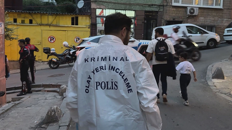 Dehşete düşüren olay! Silah sesini duyan anne, oğlunu başından vurulmuş halde buldu