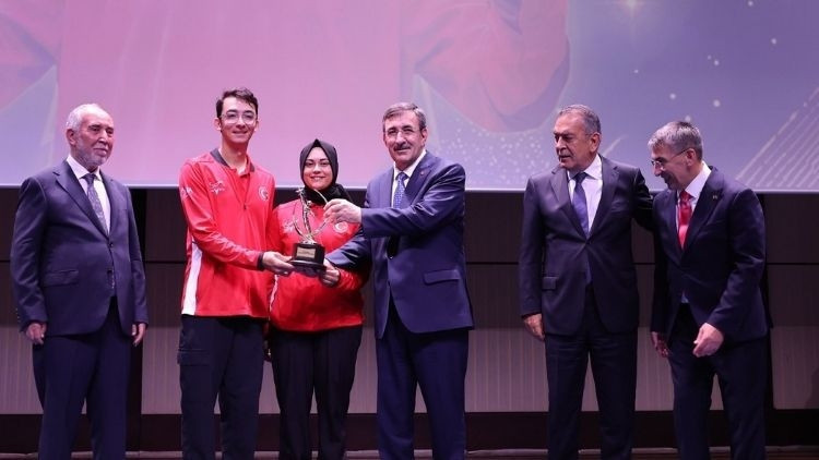 Cumhurbaşkanı Yardımcısı Yılmaz: Türkiye Yüzyılı sporumuzun da yüzyılı olacak