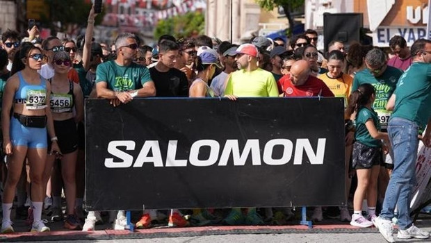 Salomon Çeşme Yarı Maratonu 5K gün batımı koşusuyla başladı