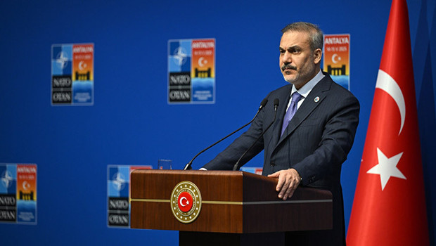 Dışişleri Bakanı Hakan Fidan NATO'nun aile fotoğrafına katıldı