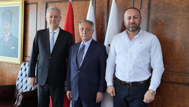 Altay küllerinden doğuyor