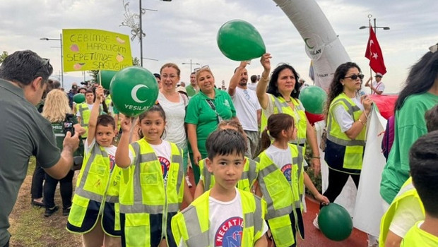 Yeşilay Festivali İzmir’e renk kattı