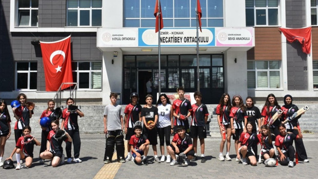 İzmir'in en sporcu okulu