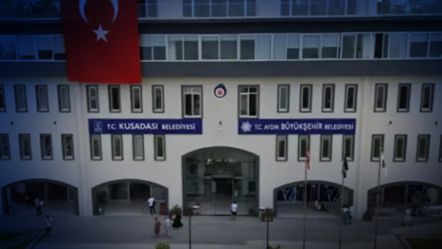 Kuşadası Belediyesi'ne rüşvet ve irtikap operasyonu: 15 şüpheli gözaltında