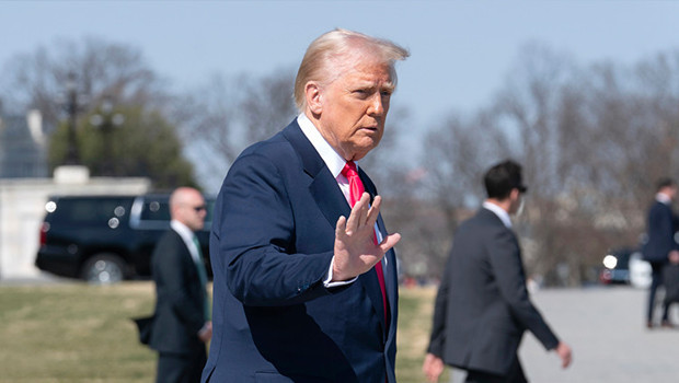Trump 'Devrim Muhafızları' iddialarını yanıtladı! Umman'a tehdit: Bombalarız