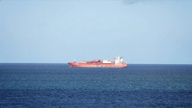 İran basını yazdı… İran, Hürmüz Boğazı'nda BAE'ye ait petrol tankerini alıkoydu