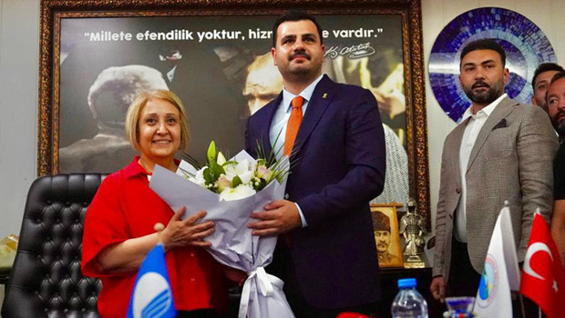Eyyüp Kadir İnan'dan 'İlkay Çiçek' açıklaması: 1,5 yıl boyunca AK Parti’ye geçmek istedi