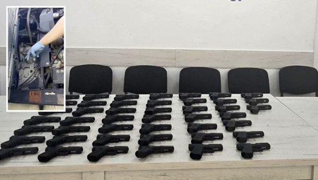 Sınırda incir yüklü tırda 45 adet silah ele geçirildi