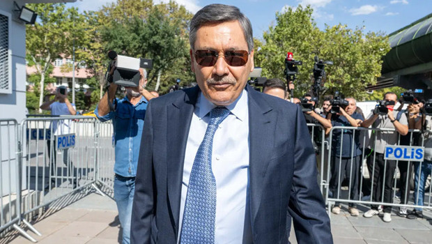 Melih Gökçek'in oğlu Ahmet Gökçek ve gelini Hülya Gökçek adli kontrol tedbiriyle serbest bırakıldı