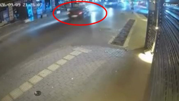 Bursa'da iki otomobil kafa kafaya çarpıştı: Sürücüler yaralandı