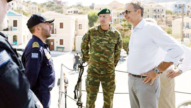 Üç günlük siyasi şov bitti! Miçotakis iktidarını Meis’te korumanın peşinde