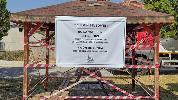 Konya'da kirli bırakılan kameriye belediye tarafından 7 gün süreyle kullanıma kapatıldı