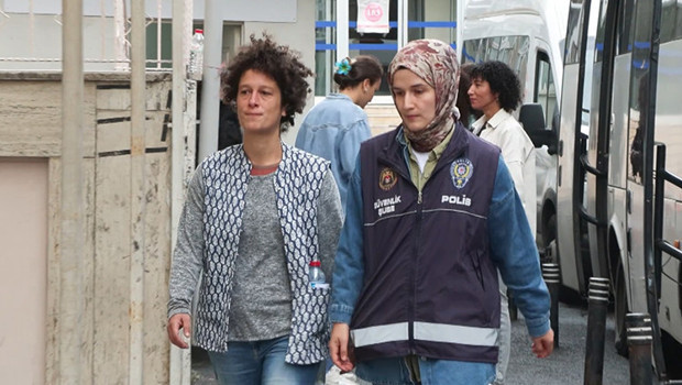'Ailem güvende' operasyonları: 22 protestocu sağlık kontrolüne getirildi