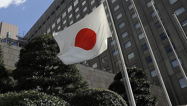 Japonya kabinesinde deprem: Takaiçi revizyona gitti