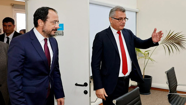 KKTC Cumhurbaşkanı Erhürman ile Rum Yönetimi lideri Hristodulidis arasında kritik görüşme