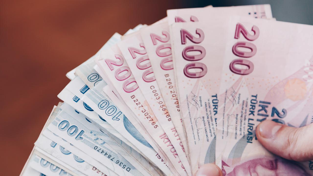 Emeklilerin ikramiye ve aylık ödemeleri bugün başlıyor