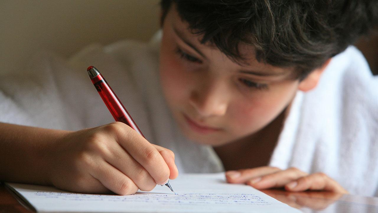 Bilim insanları açıkladı: İnsanların çoğu neden sağ elini kullanıyor?