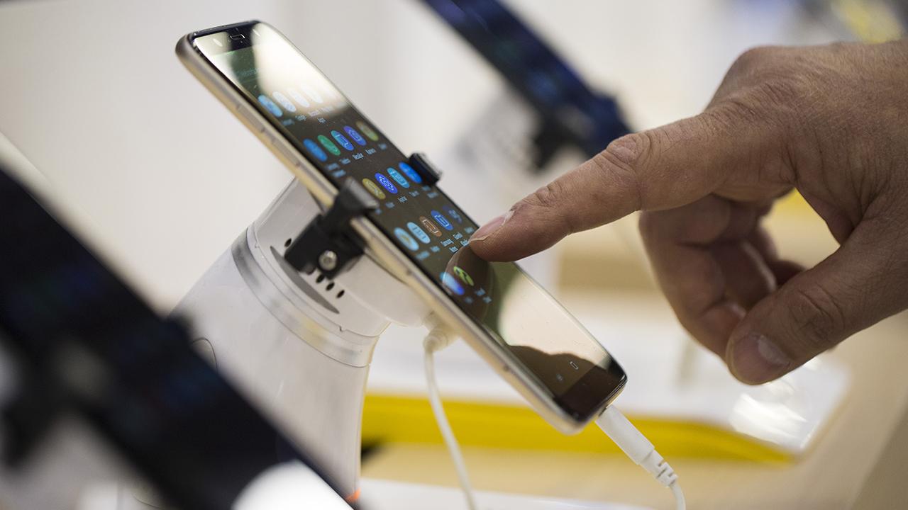 Ticaret Bakanlığından sıfır cep telefonuna taksit açıklaması