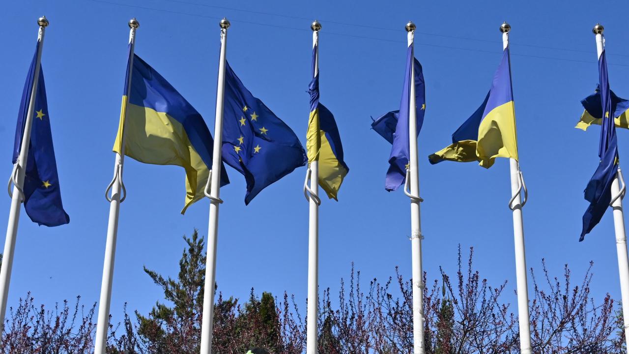 Macaristan'dan, Ukrayna'nın AB'ye katılım müzakerelerinin ilk fasıl kümesinin açılabileceği mesajı