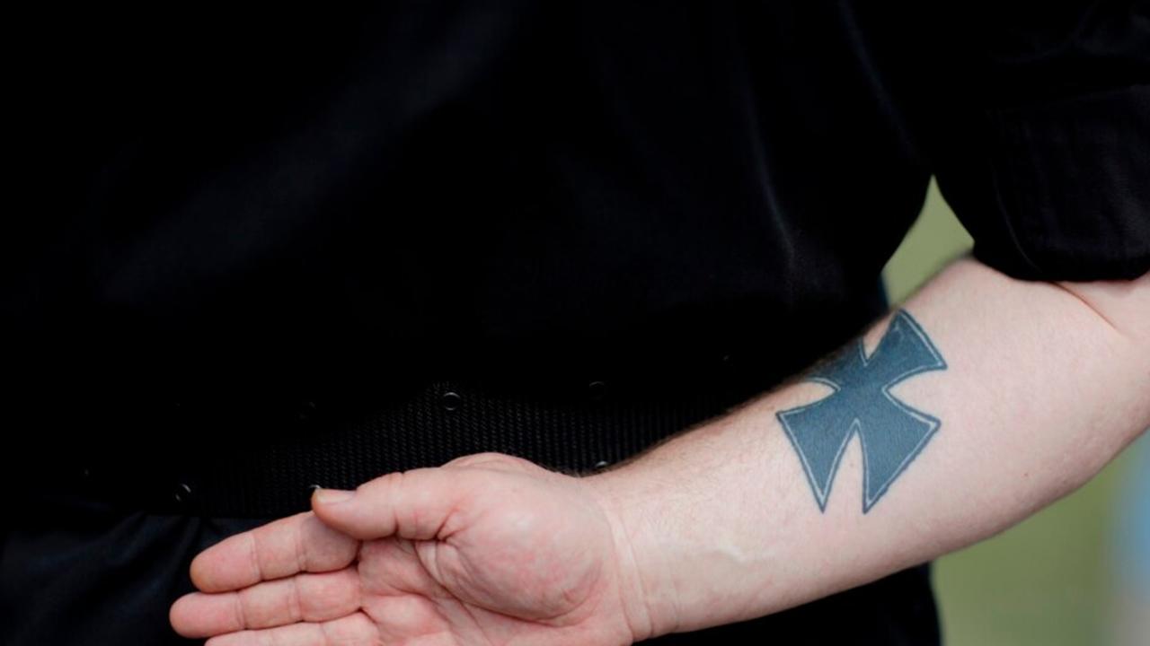 Almanya'da neoNazi gruplarına polis baskını