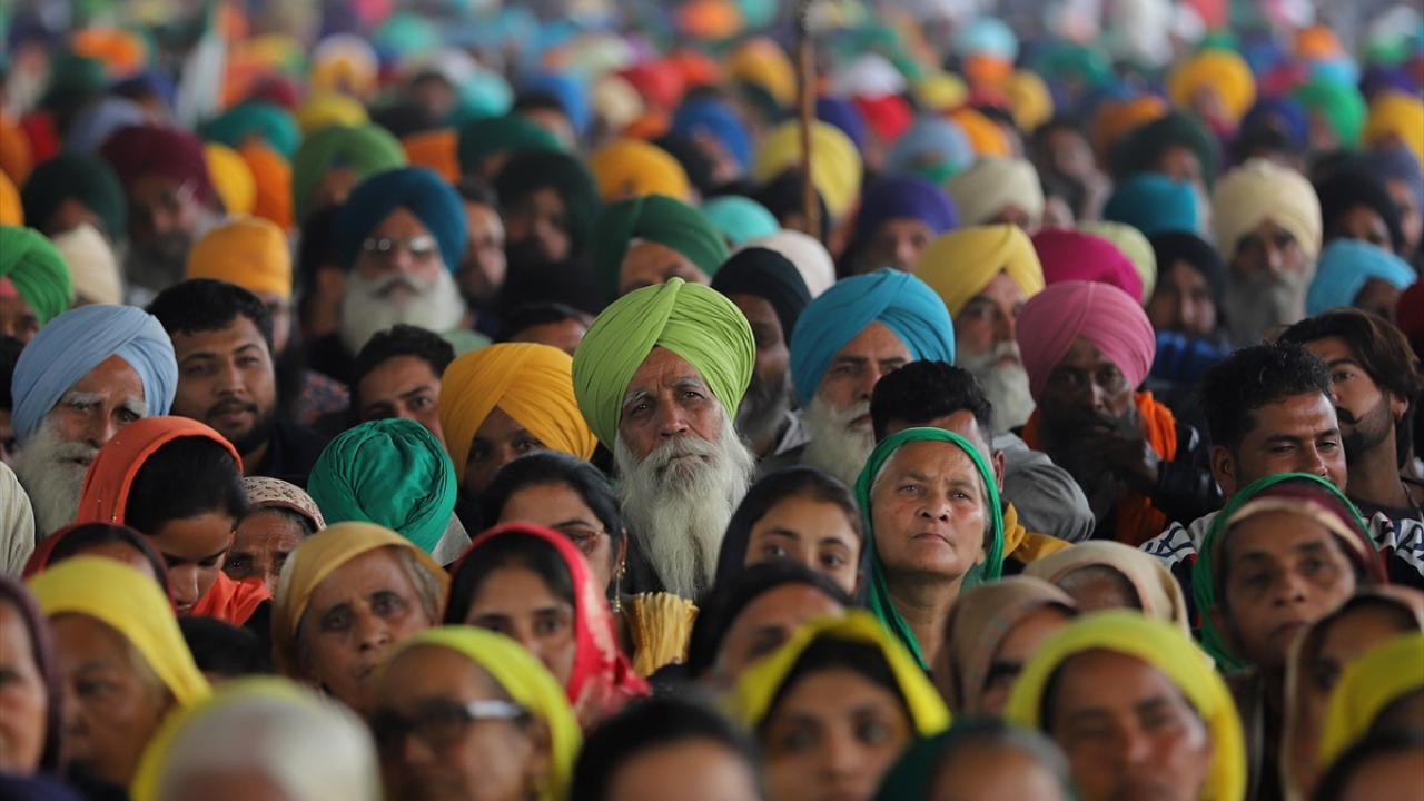 Hindistan tarihinde bir ilk: Doğum oranları geriledi