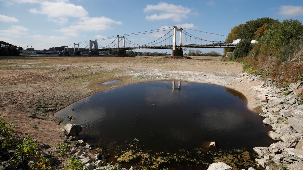 Kuraklığın ciddi boyutlara ulaştığı Fransa'da derelerin yüzde 25'i kurudu