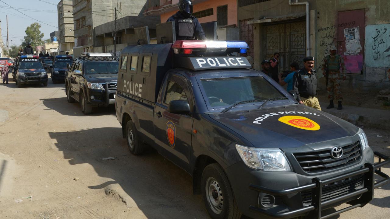Pakistan'da polis kontrol noktasına saldırıda 9 polis öldü, 28 polis yaralandı