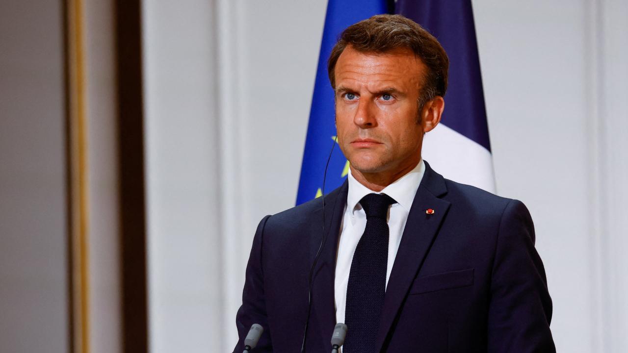 Macron'dan kutlamalara sert tepki: Şiddet kabul edilemez