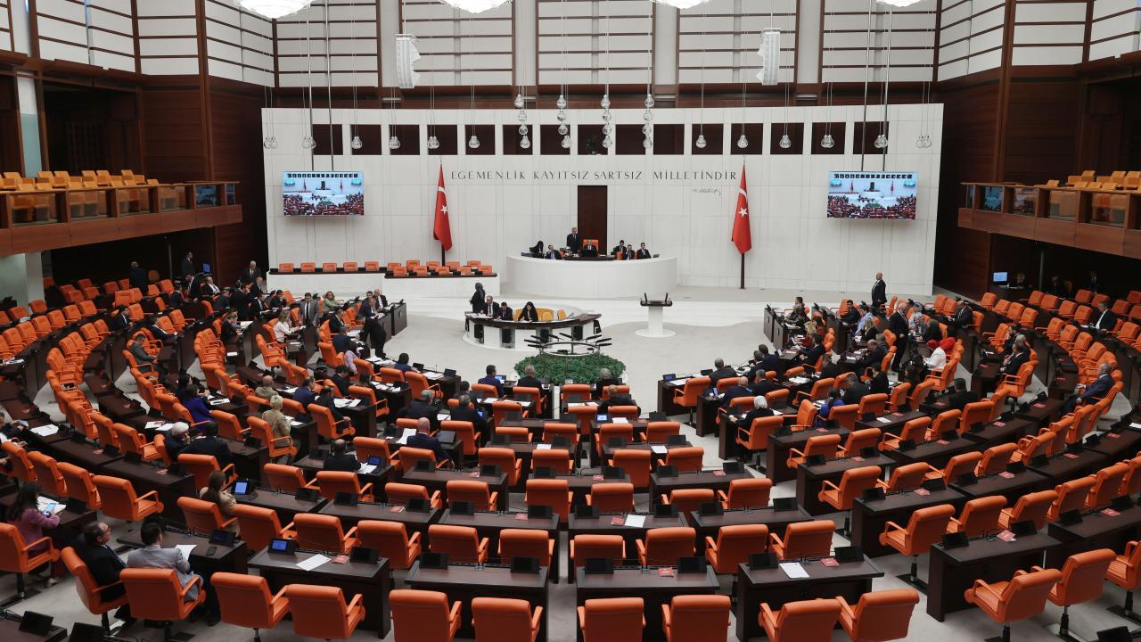 Sosyal medyaya ve doğum iznine yönelik düzenlemeler TBMM Genel Kurulunda