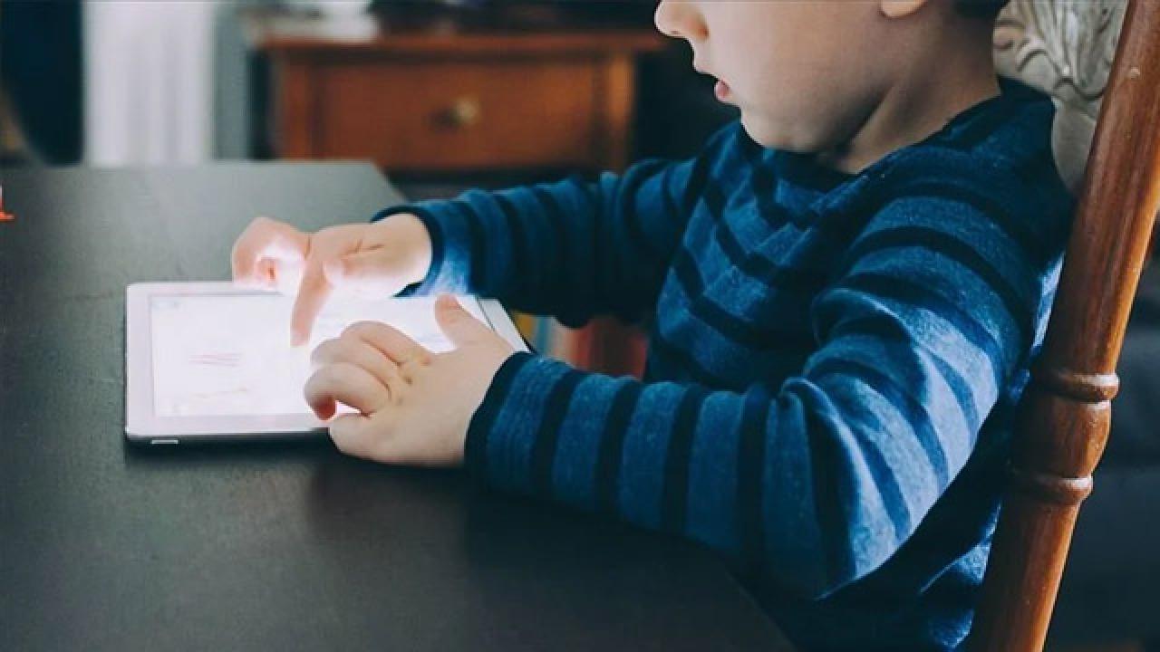 Endonezya'da 16 yaş altındakilere sosyal medya yasaklandı