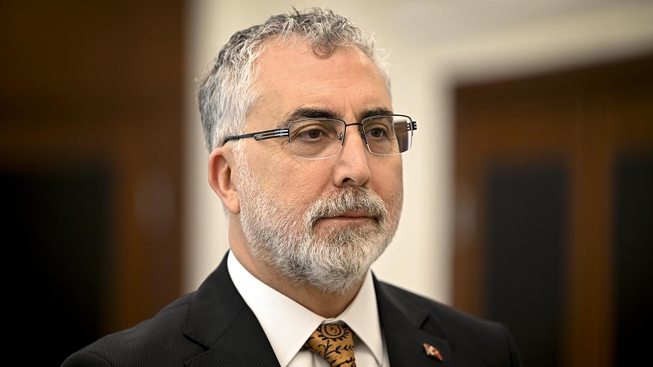 Bakan Işıkhan: 3,3 milyon Mesleki Yeterlilik Belgesi verildi