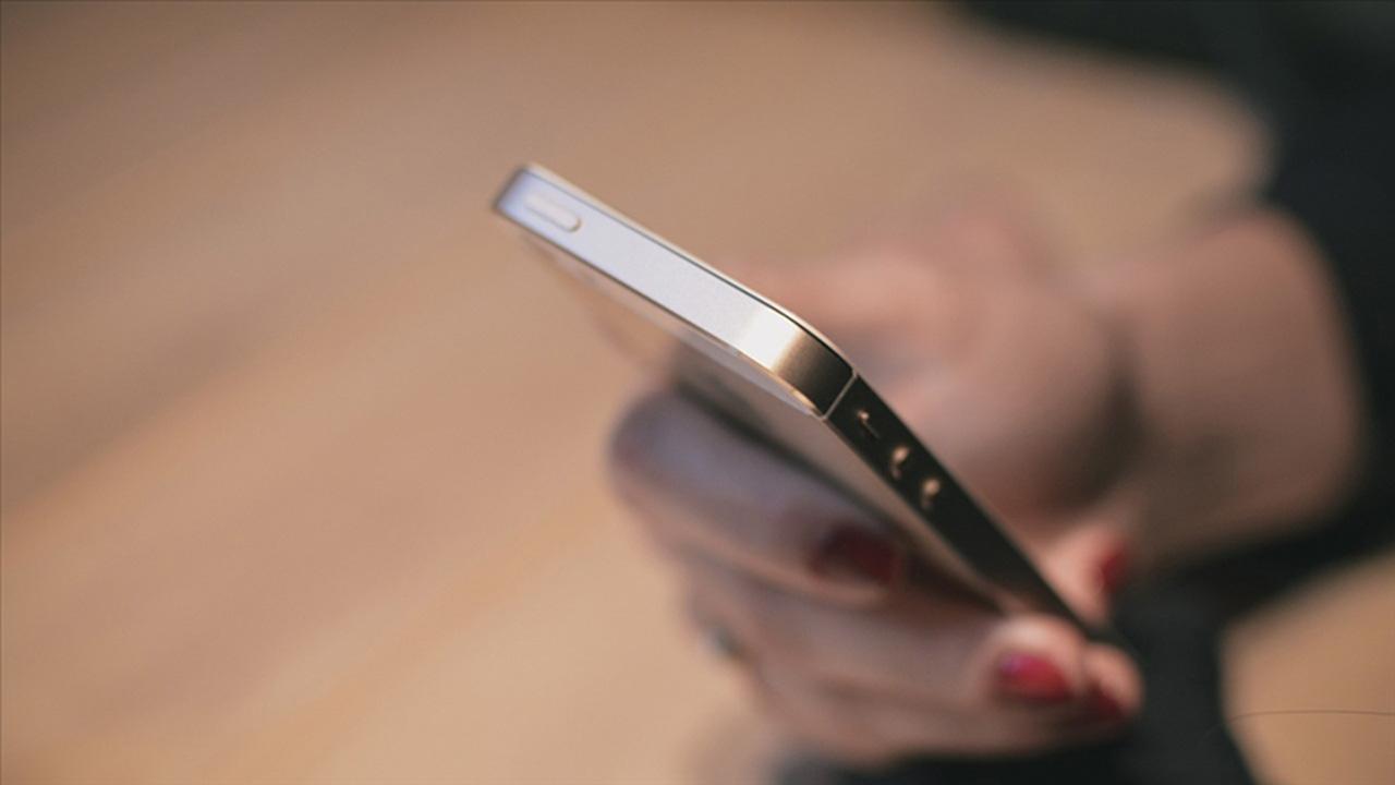 Fransa liselerde cep telefonlarını yasaklamaya hazırlanıyor