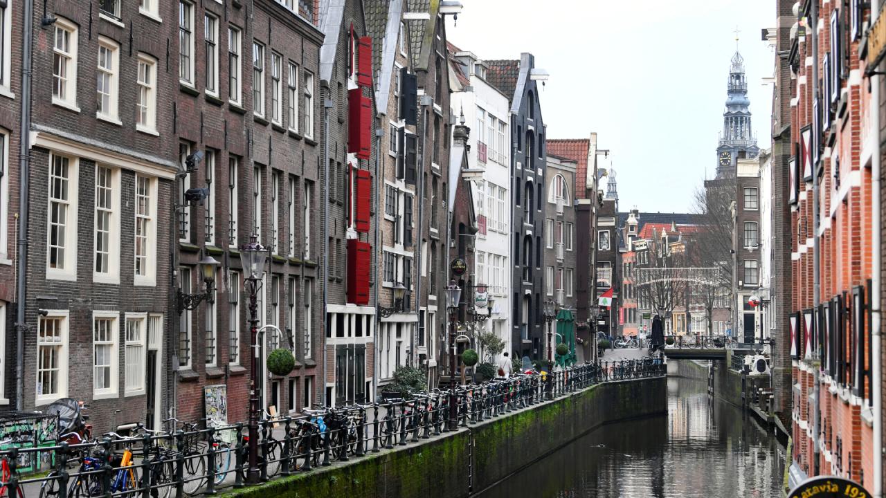 Amsterdam et ve fosil yakıt reklamlarını yasakladı