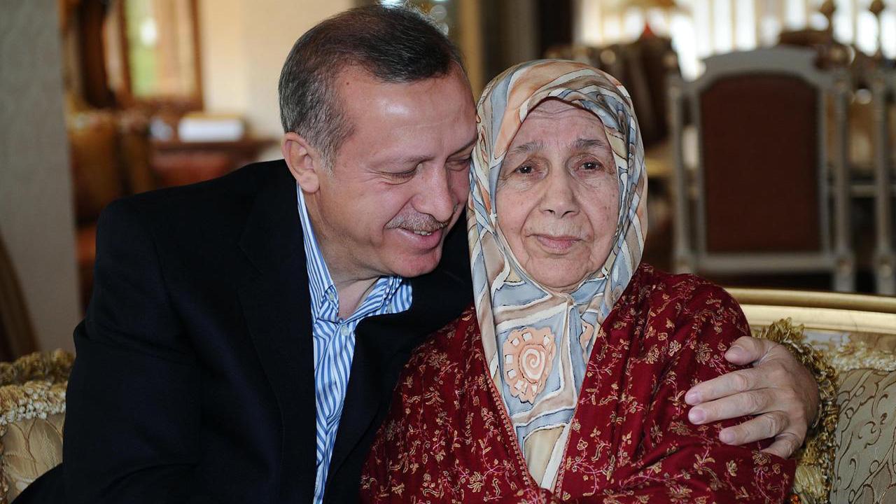 Cumhurbaşkanı Erdoğan'dan Anneler Günü mesajı