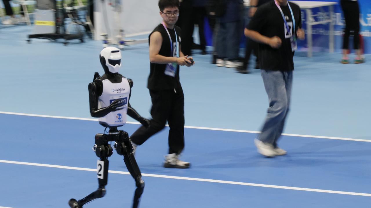 Çin sanayisinde insansız dönem: Robot devrimi mi oluyor?