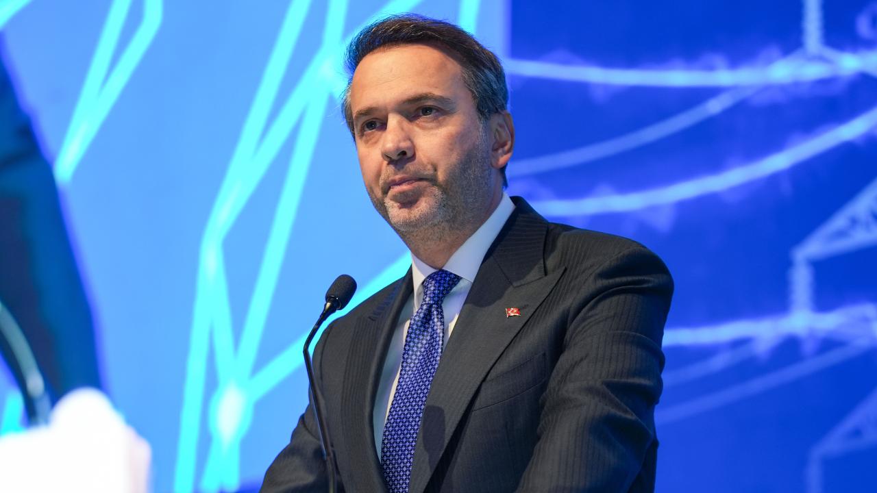 Bakan Bayraktar: Cezayir ile enerji iş birliğimizi daha güçlü bir zemine taşıyoruz