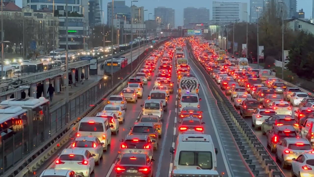 Trafiğe kayıtlı araç sayısı 34 milyonu aştı