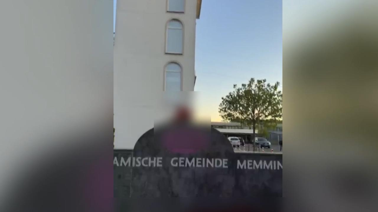 Almanya'da caminin duvarı tahrip edildi ve girişine domuz başı bırakıldı