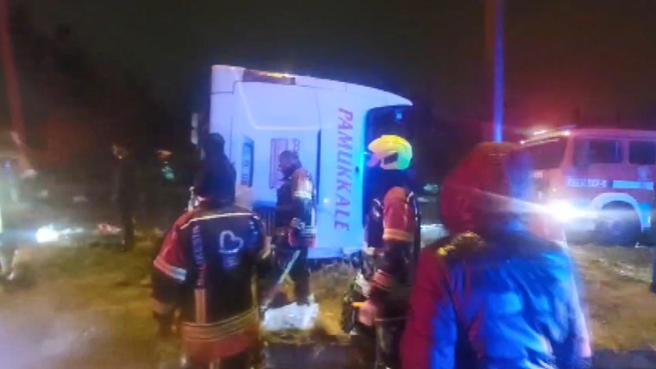 Balıkesir'de yolcu otobüsü devrildi: 3 ölü, 31 yaralı