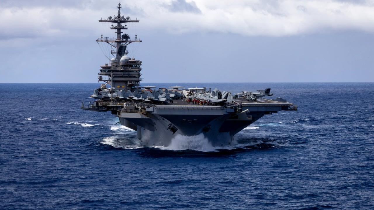 ABD, Hint Okyanusu'nda seyreden USS George HW Bush uçak gemisinin fotoğrafını paylaştı