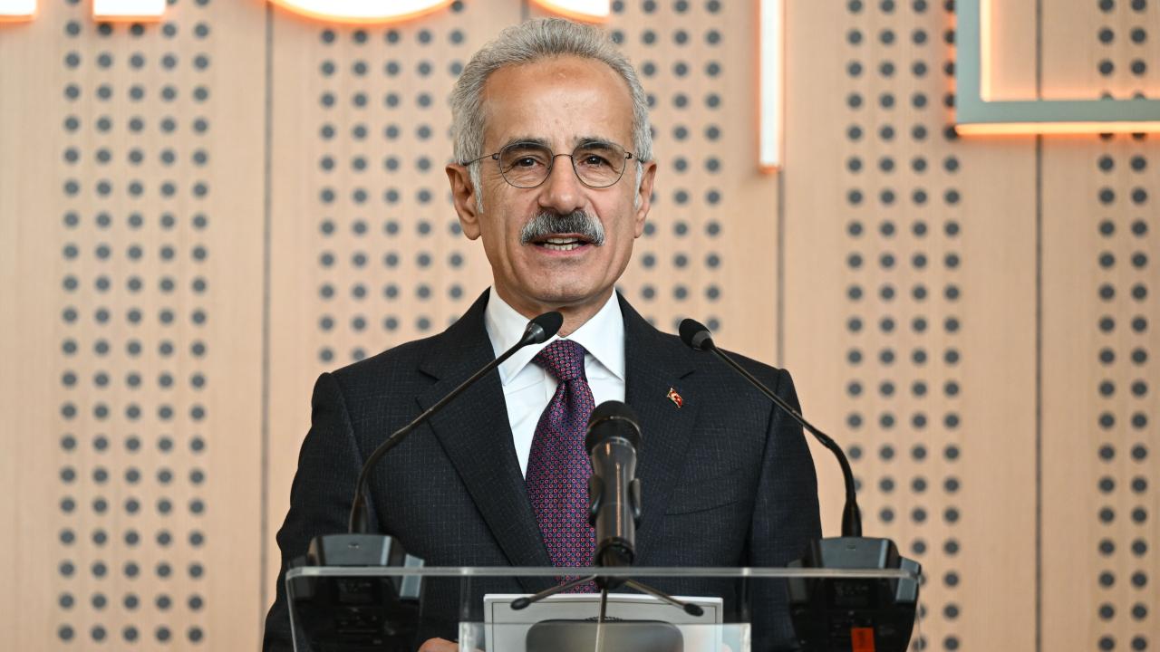 Bakan Uraloğlu: Krizler, alternatifi olmayan her sistemin kırılgan olduğunu açıkça gösterdi