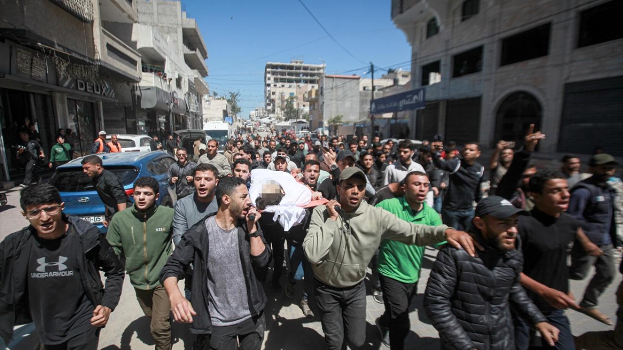 Katil İsrail'in saldırısında yaralanan Hamas Siyasi Büro Üyesi Hayye'nin oğlu hayatını kaybetti