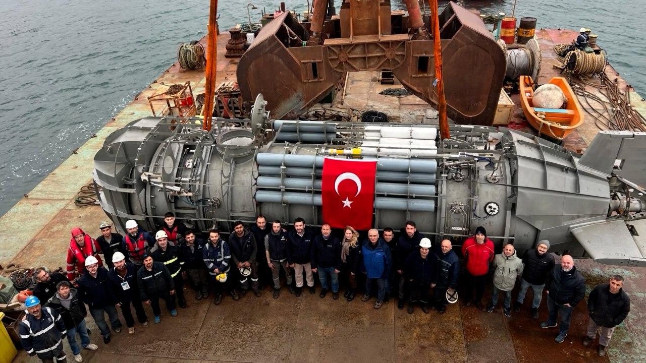 Mavi Vatanda tarihi gün: Milli mini denizaltı ilk kez suya indi