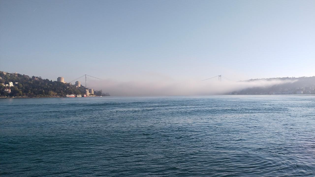 İstanbul güne sisle uyandı, vapur seferleri iptal