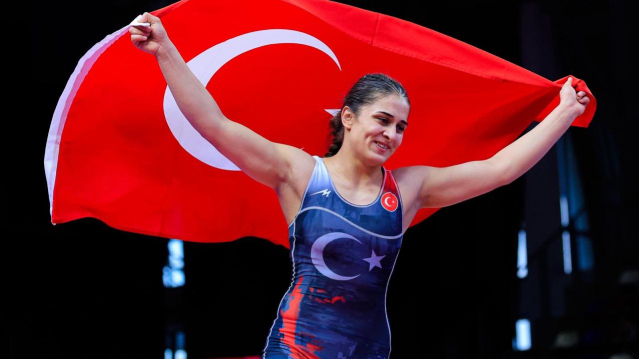 Milli sporculardan madalya yağmuru