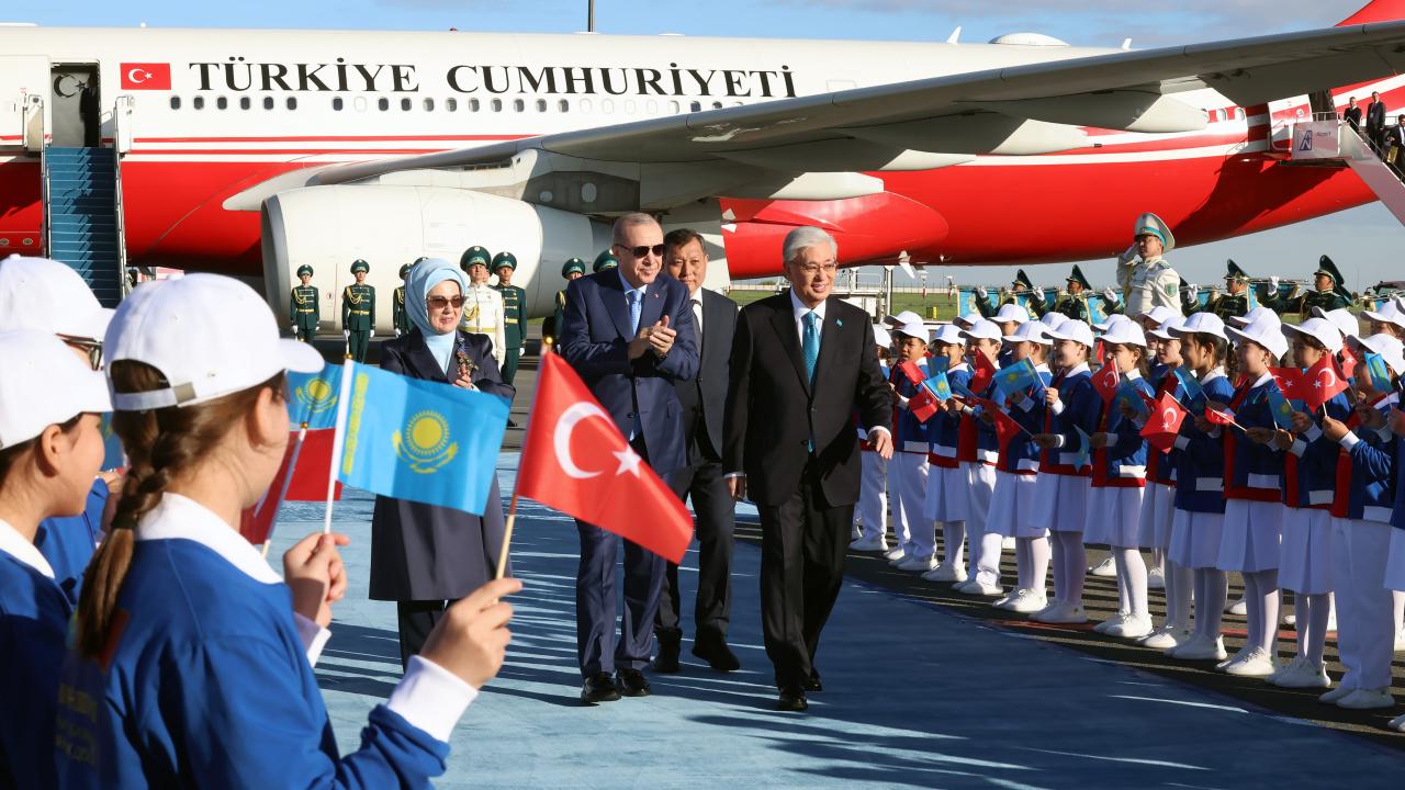 Cumhurbaşkanı Erdoğan Kazakistan'a gitti