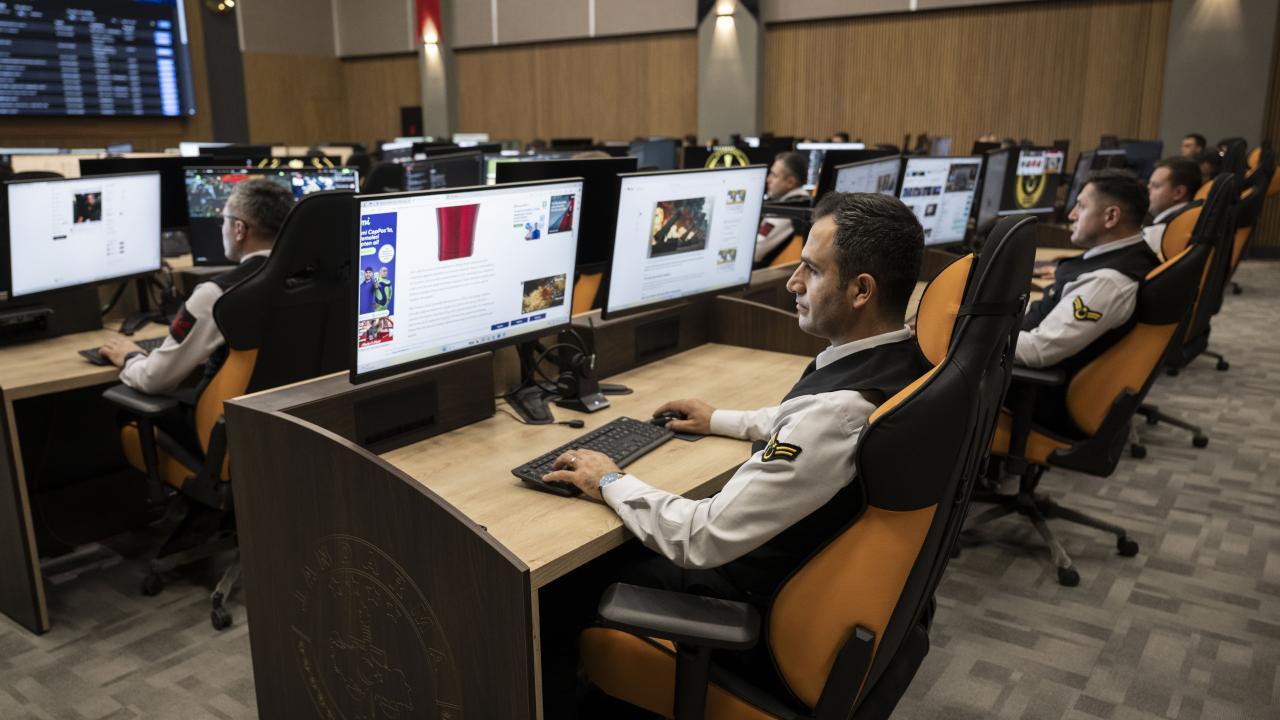Siber suç ve suçlu takibinde Jandarma'nın siber devriyesi aktif rol alıyor