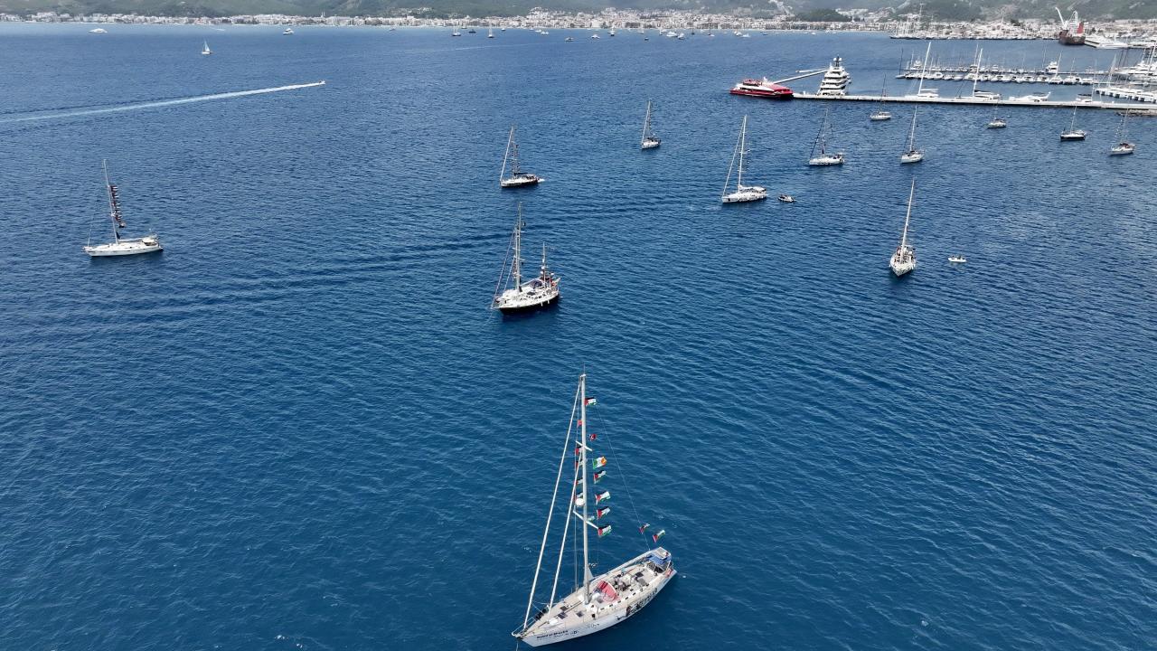Soykırımcı İsrail'in saldırısına rağmen Küresel Sumud Filosu'nda bazı tekneler yoluna devam ediyor