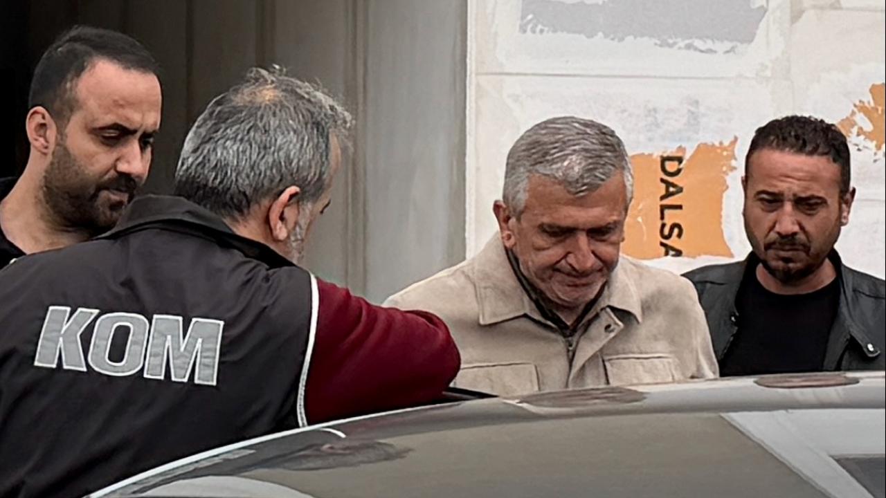 Akçakoca Belediye Başkanı görevden uzaklaştırıldı
